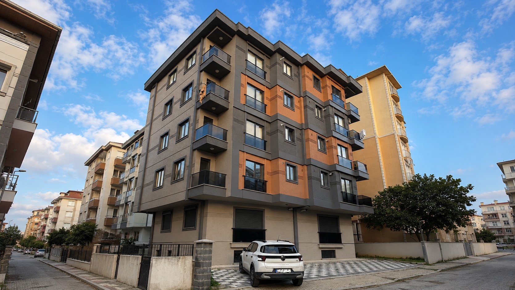 KARTAL - ATALAR - KARATAŞ APARTMANI